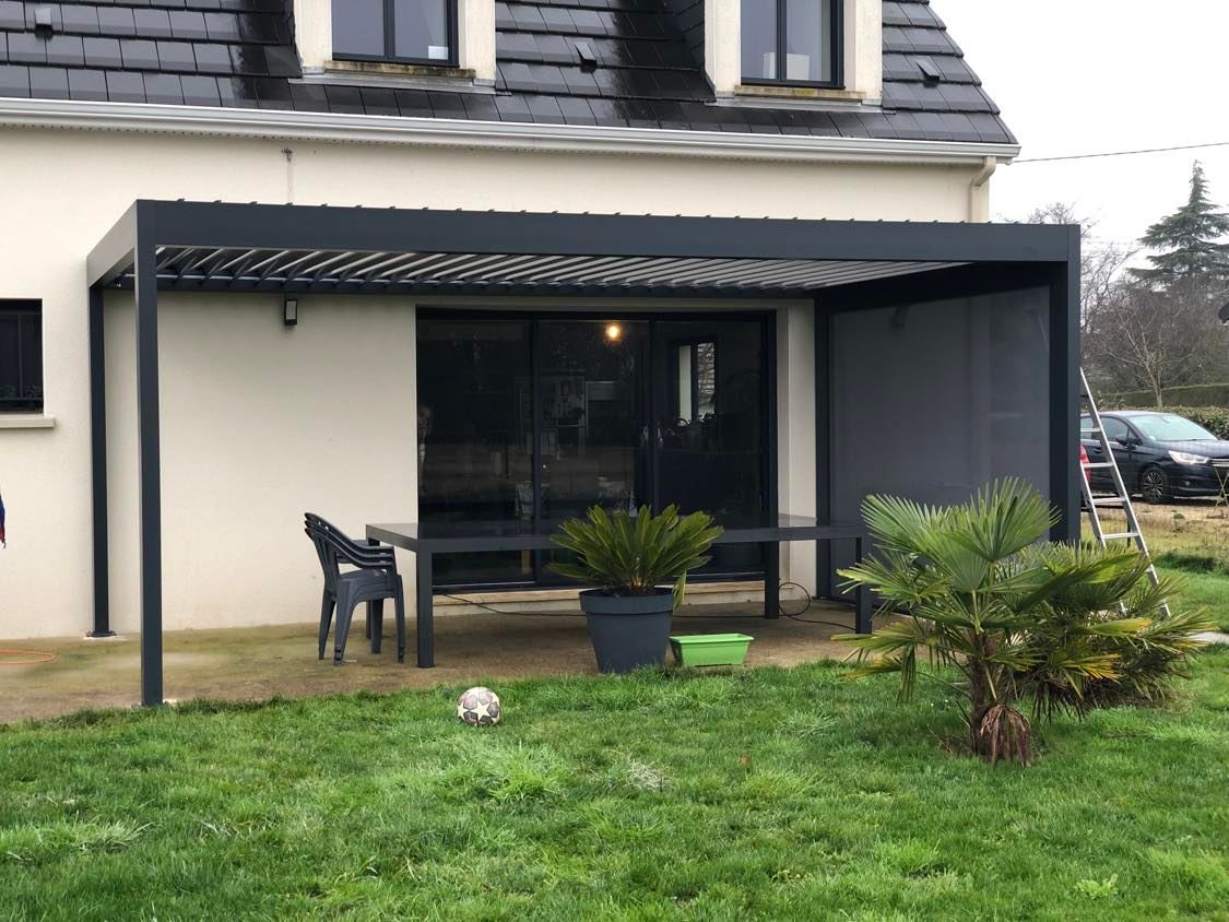 pergola bioclimatique avec store - Etienne Bouclet